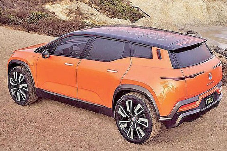 VinFast có kế hoạch mở showroom đầu tiên tại Mỹ vào năm 2022 và bắt đầu nhận đơn đặt hàng trước từ khách hàng Mỹ vào nửa đầu năm sau, theo Automotive News. Hãng xe Việt vừa nhận khoản ưu đãi thuế 20,5 triệu USD từ chính quyền bang California (Mỹ) nhờ cam kết đầu tư bền vững, thiết lập trụ sở chính cho các hoạt động kinh doanh tại Mỹ và tạo ra ít nhất 1.065 việc làm toàn thời gian tại địa phương.