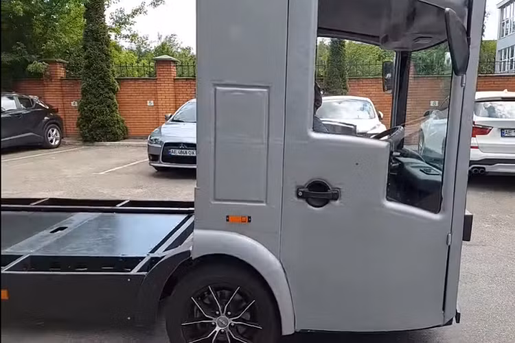 Coolon muốn sản xuất LCV của họ ở Ukraine bắt đầu từ năm 2022, với sản lượng ban đầu lên đến 2.000 chiếc mỗi năm. Đến năm 2024-2025, và với sự trợ giúp của khoản đầu tư 50 triệu USD, họ muốn tăng sản lượng sản xuất lên 20.000 chiếc LCV mỗi năm, qua đó có thể xuất khẩu những chiếc xe tiên tiến của mình sang các thị trường trên khắp thế giới.