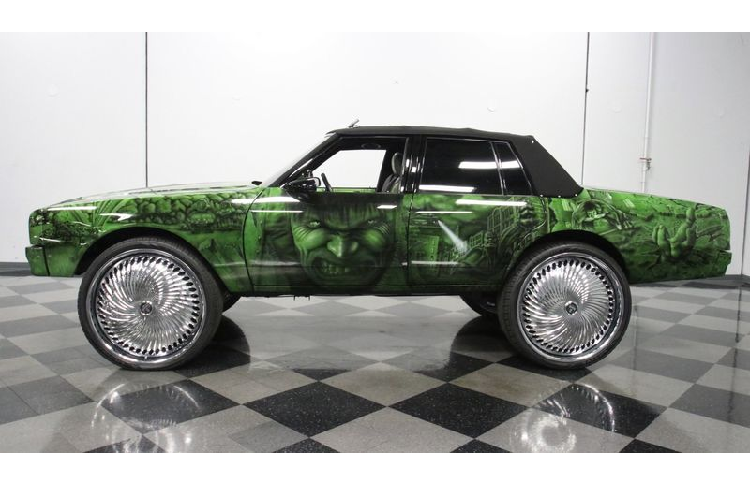 Để củng cố khả năng hiệu suất, xe được trang bị hệ thống ống xả Borla cũng như phanh đĩa ở cả bốn bánh và các thành phần hệ thống treo được cải tiến. mức giá xe Chevrolet Caprice 1989 độ này đang được chào bán với mức 200 nhìn USD (tương đương khoảng 923 triệu đồng).