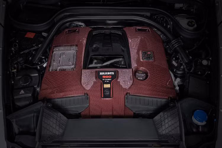 Thực chất, trong nhiều năm qua, Brabus đã sử dụng tên gọi “Rocket” nhằm để ám chỉ những chiếc xe với sức mạnh ấn tượng, khả năng tăng tốc không tưởng giống như một “quả tên lửa”.