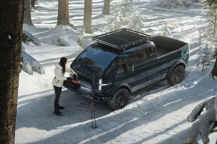 Nếu để ý, bạn thấy rằng chiếc xe này không hề có logo. Đó là bởi Canoo tin rằng đèn pha và đèn hậu đặc trưng sẽ mang luôn vai trò nhận diện thương hiệu.