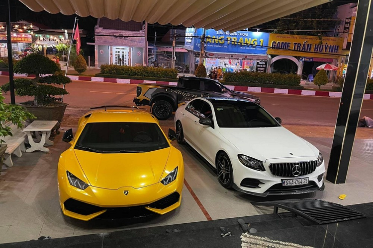 Được biết, bà Như bị cơ quan chức năng tỉnh Bạc Liêu khởi tố vụ án hình sự "Vi phạm quy định về an toàn ở nơi đông người". Trước đó, dù là F2 và cách ly tại nhà nhưng bà Như vẫn tiếp xúc nhiều người khiến 7 người trở thành F0, 31 F1 và 68 F2. Thông tin ban đầu từ những người dân cho hay, vợ chồng bà Như nổi tiếng là người thích sưu tập môtô và cả siêu xe. 