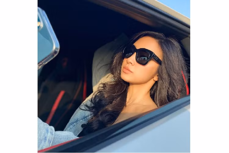 Theo tìm hiểu, nữ chủ nhân của siêu phẩm Lamborghini Aventador độ 50th Anniversario là Jessie Lương, một cô gái 9x từng sinh sống tại Mỹ và đang là một Youtuber có tiếng trên mạng xã hội.