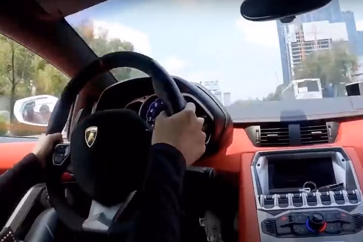 Không chỉ sở hữu gương mặt xinh đẹp, Jessie Lương còn có một hình thể cuốn hút không thua kém bất cứ người mẫu, diễn viên điện ảnh nào.