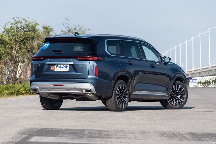 Cuối cùng, mức giá xe Exeed Lanyue 400T 2021 dao động từ 193.900 – 233.900 nhân dân tệ (tương đương 684 – 825 triệu đồng), một mức giá không tồi đối với một mẫu crossover 7 chỗ với những trang bị kể trên.