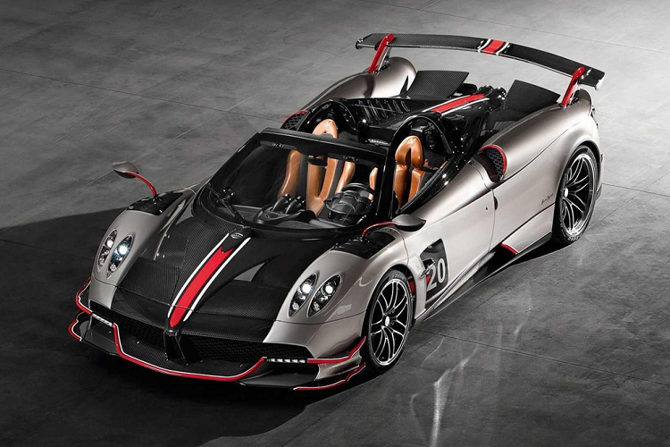 Huayra Roadster BC Supernova vẫn được trang bị động cơ AMG V12 6.0L, công suất 800 mã lực, mô-men xoắn cực đại 1.050 Nm. So với bản Huayra Roadster BC Coupe, siêu xe này mạnh hơn 50 mã lực và 28 Nm. Sức mạnh của Huayra Roadster BC truyền tới trục bánh sau qua hộp số tuần tự Xtrac 7 cấp cùng ly hợp đơn.