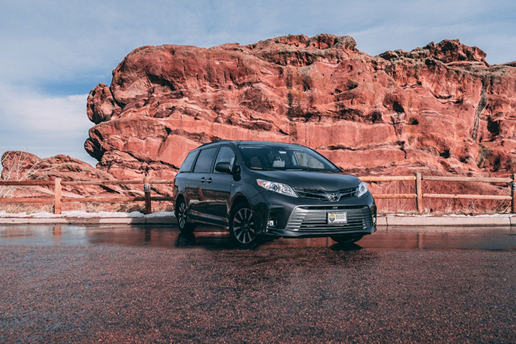 Ngoài Toyota Sienna, đội ngũ Oasis Camper Vans này còn thực hiện chuyển đổi nhiều mẫu xe khác như Dodge Grand Caravan, Honda Odyssey, và Chrysler Pacifica.