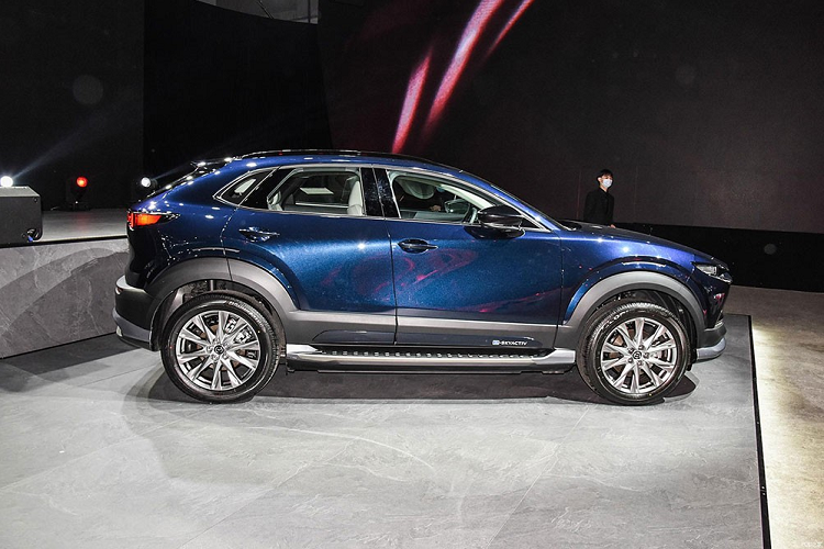 Tại thị trường Trung Quốc, giá xe Mazda CX-30 2022 phiên bản chạy điện dao động từ 159.800 - 201.800 Nhân dân tệ (khoảng 559 - 706 triệu đồng).