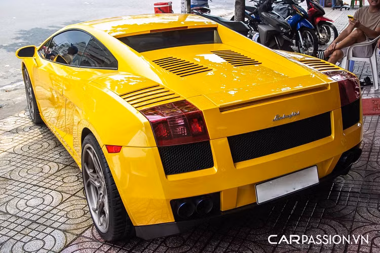 Tổng cộng đã có 14.022 chiếc Gallardo lăn bánh khỏi dây chuyền sản xuất của Lamborghini, trở thành mẫu xe bán chạy nhất mọi thời đại của “bò tót”. Kế nhiệm Gallardo là Huracan LP610-4, mẫu xe này hiện đang trên đà lật đổ kỷ lục của người tiền nhiệm với doanh số luôn ở mức cao nhất
