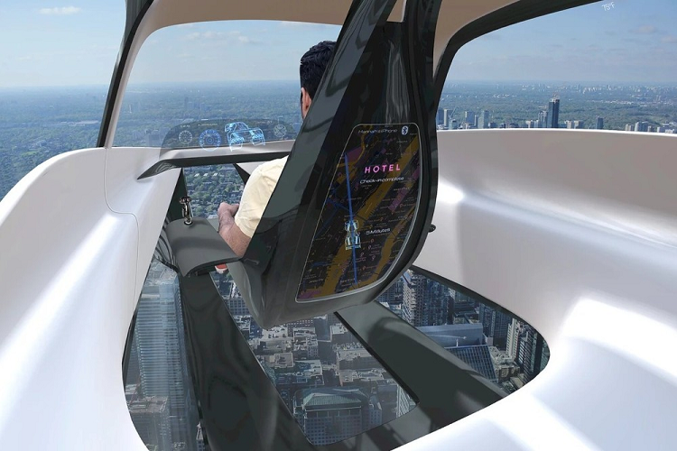 Các rô tơ được thiết kế giấu kín trong cách, khiến LEO Coupe trở nên an toàn đối với bất cứ ai ở gần khi nó hoạt động. Hệ thống đẩy được tài trợ bởi cơ quan DARPA càng làm tăng tính an toàn của hypercar biết bay này. Khi đôi cửa cánh chim rộng mở, chiếc xe cho thấy một không gian nội thất rộng rãi, có chỗ cho 3 hành khách.