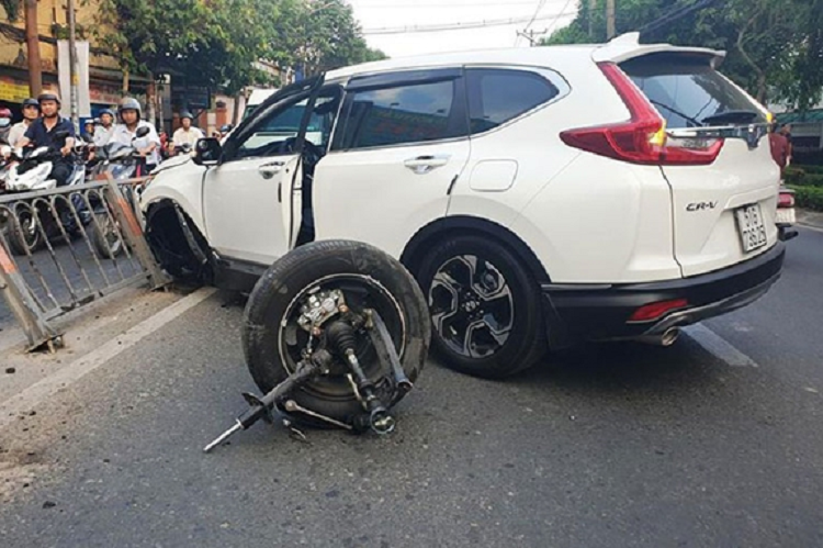 Xe oto co the “rung banh, gay cang” khi dang lan banh?-Hinh-2