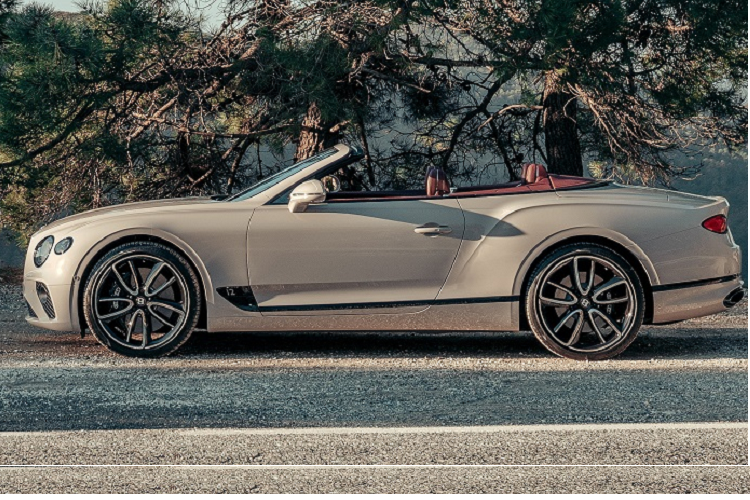 Bên cạnh các tùy chọn màu có tuổi đời lên đến hàng chục năm kể trên, nhóm thiết kế của Bentley cùng Mulliner luôn sẵn lòng đáp ứng mọi nhu cầu về một chiếc xe có lớp sơn “độc nhất vô nhị”, miễn là khách hàng có đủ tiềm lực tài chính.