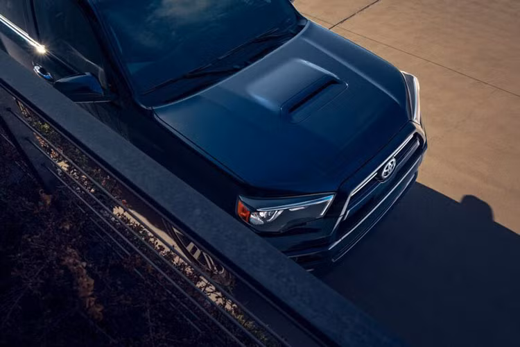 Tại Mỹ, giá xe Toyota 4Runner 2022 có mức giá khởi điểm dao động từ 37.305 USD đến 52.120 USD (khoảng 849 - 1,18 tỷ đồng). Phiên bản TRD Sport 2022 có giá khởi điểm khoảng 40.150 USD (hơn 900 triệu đồng). 