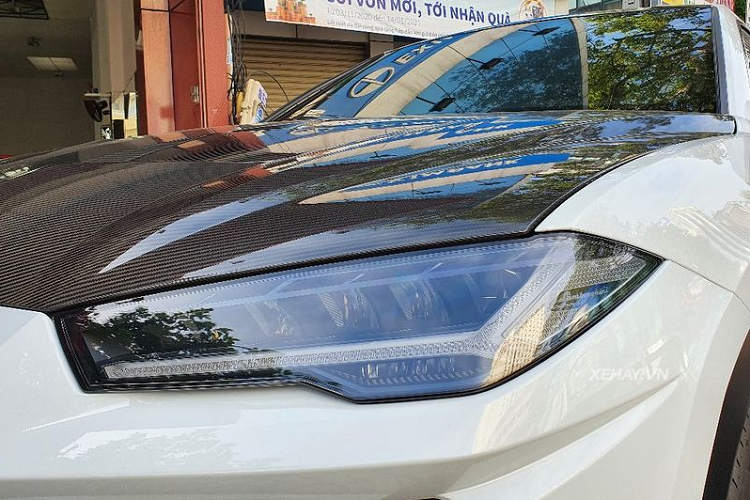 Cung cấp sức mạnh cho Lamborghini Urus là cỗ máy xăng Biturbo V8 4.0L, cho ra công suất 641 mã lực và 850Nm mô-men xoắn cực đại, cho phép siêu SUV chỉ mất 3,6 giây để tăng tốc từ 0 - 100 km/h, trước khi đạt tốc độ tối đa 305 km/h.