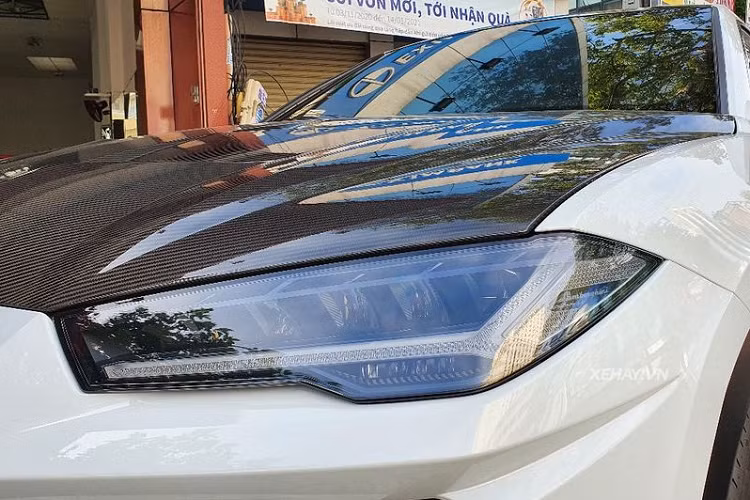 Cung cấp sức mạnh cho Lamborghini Urus là cỗ máy xăng Biturbo V8 4.0L, cho ra công suất 641 mã lực và 850Nm mô-men xoắn cực đại, cho phép siêu SUV chỉ mất 3,6 giây để tăng tốc từ 0 - 100 km/h, trước khi đạt tốc độ tối đa 305 km/h.