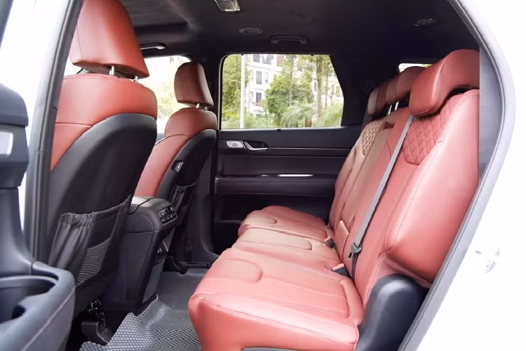 Tương tự như “người anh em” Kia Telluride – Hyunsai Palisade 2020 là mẫu xe ra đời để cạnh tranh trực tiếp với các đối thủ tại thị trường Bắc Mỹ như: Ford Explorer, Toyota Highlander, Mazda CX-9, Honda Pilot hay GMC Acadia.