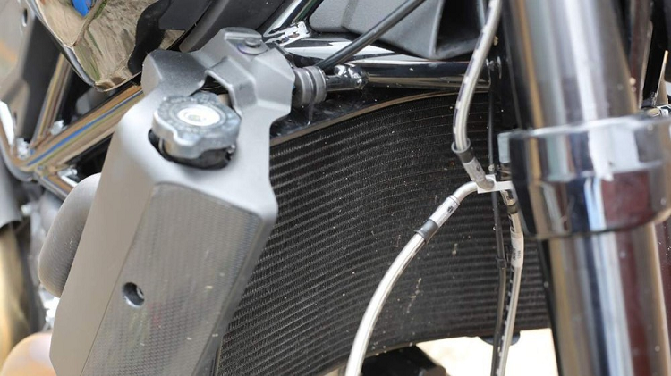 Nang nong anh huong xau nhu the nao toi moto, xe may-Hinh-6