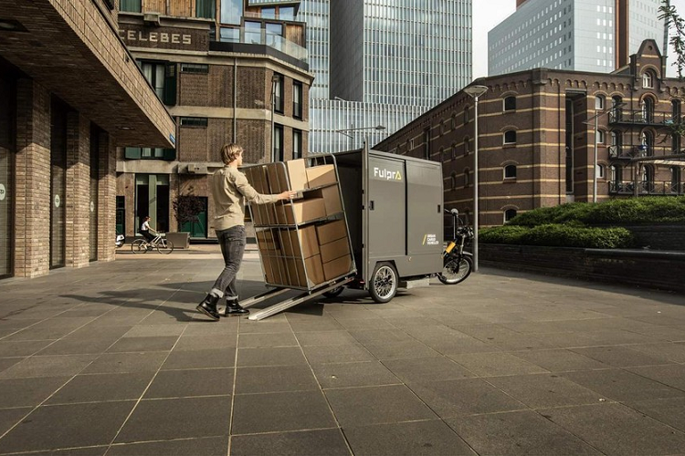 Để mang tải một cách hiệu quả, chiếc xe cần một tính năng nào đó để có thể di chuyển khắp thành phố một cách dễ dàng và hiệu quả. Để làm được điều này, Fulpra đã trang bị cho L1 một mô tơ điện hỗ trợ bàn đạp 1.000 watt, tạo ra mô-men xoắn cực đại 130 Nm nhưng bao gồm giới hạn tốc độ 25 km/h.