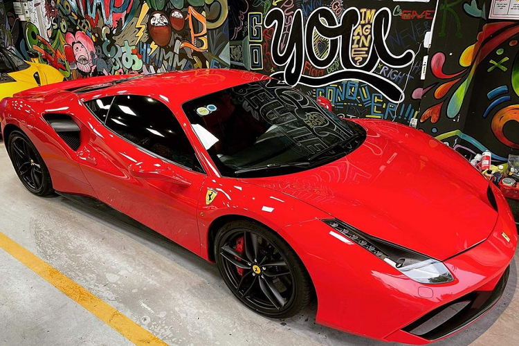 Được biết, bên cạnh 2 cái tên kể trên, gia đình Toàn Võ cũng đang có trong tay nhiều mẫu xe đình đám khác như Mercedes-AMG G63, Bentley Bentayga hay Lexus LX 570...