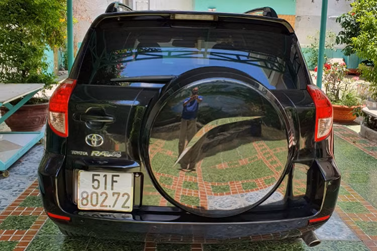 Dẫu vậy, Toyota RAV4 2007 là một gợi ý dành cho những khách hàng thích dùng xe Toyota nhập Mỹ có chất lượng và độ an toàn cao, nội thất 5+2 chỗ phù hợp để phục vụ gia đình.