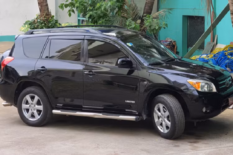 Động cơ V6 mạnh mẽ, vận hành đầm chắc được xem là một lựa chọn dành cho những khách hàng đang tìm mua xe 7 chỗ phục vụ gia đình, đề cao tiêu chí xe nhập.