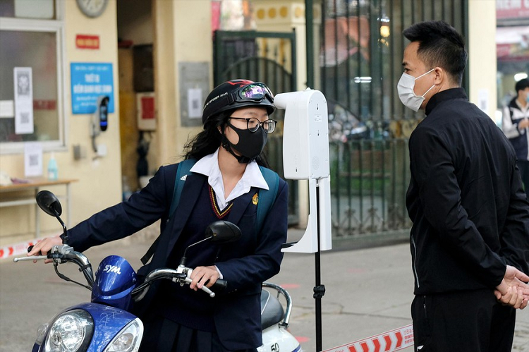 Ha Noi dieu tri gan 100 FO the nhe tai nha