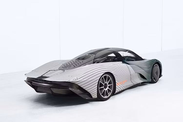 Với việc ra mắt Albert, McLaren đã lần thứ 2 công bố rộng rãi một phiên bản thử nghiệm của Speedtail. Cách đây hơn 1 năm, hãng đã từng hé lộ về phiên bản thử nghiệm đầu tiên của chiếc xe - lúc đó còn có tên mã BP23 và được ẩn giấu bên trong hình hài của một chiếc 720S.