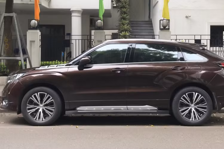 Trong khi đó, Honda Avancier ở phiên bản thấp hơn sử dụng động cơ xăng 4cyl, dung tích 1.5L tăng áp mạnh 193 mã lực, xe sử dụng kết hợp với hộp số tự động biến thiên vô cấp (CVT). Tùy vào phiên bản, Honda Avancier sẽ sử dụng hệ dẫn động cầu trước (FWD) hoặc bốn bánh (AWD).