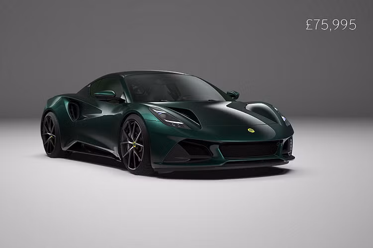 Lotus sẽ bắt đầu sản xuất phiên bản đầu tiên Emira V6 vào mùa xuân năm 2022. Phiên bản được trang bị động cơ 4 xi-lanh sẽ được sản xuất kể từ mùa thu năm 2022.