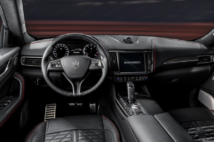 Chiếc xe F1 của Maserati này đã tham gia tổng cộng 46 cuộc đua, giành được 8 lần bước lên bục vinh quang và 8 lần chiến thắng.