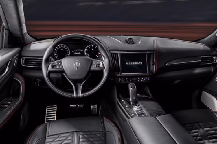 Chiếc xe F1 của Maserati này đã tham gia tổng cộng 46 cuộc đua, giành được 8 lần bước lên bục vinh quang và 8 lần chiến thắng.