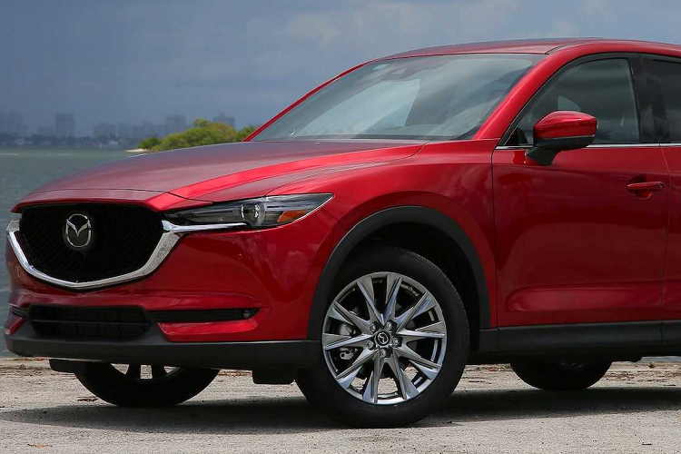 Thông tin chi tiết về nền tảng mới và động cơ 6 máy Mazda CX-5 vẫn chưa được hé lộ. Một báo cáo vào đầu năm nay cho biết Mazda sẽ tiến hành sản xuất dòng xe dẫn động cầu sau, động cơ I6 vào đầu năm 2022.