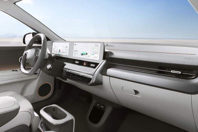 Theo đó, mỗi chiếc xe Kia trong tương lai đều sẽ được xây dựng dựa trên 5 yếu tố chính là: "Bold for Nature" (tạm dịch: dũng cảm vì thiên nhiên), "Joy for Reason" (tạm dịch: niềm vui cho lý trí), "Power to Progress" (tạm dịch: sức mạnh để tiến bộ), "Technology for Life" (tạm dịch: công nghệ cho cuộc sống), và "Tension for Serenity" (tạm dịch: căng thẳng cho sự thanh thản).