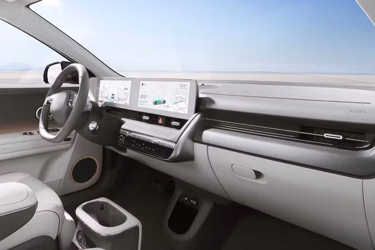 Theo đó, mỗi chiếc xe Kia trong tương lai đều sẽ được xây dựng dựa trên 5 yếu tố chính là: "Bold for Nature" (tạm dịch: dũng cảm vì thiên nhiên), "Joy for Reason" (tạm dịch: niềm vui cho lý trí), "Power to Progress" (tạm dịch: sức mạnh để tiến bộ), "Technology for Life" (tạm dịch: công nghệ cho cuộc sống), và "Tension for Serenity" (tạm dịch: căng thẳng cho sự thanh thản).