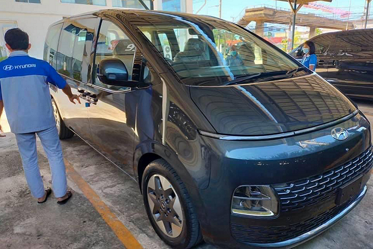 Chính vì thế, những mẫu xe minivan/MPV cỡ lớn mới của Hàn Quốc thường sớm được phân phối tại thị trường Thái (nhập khẩu).