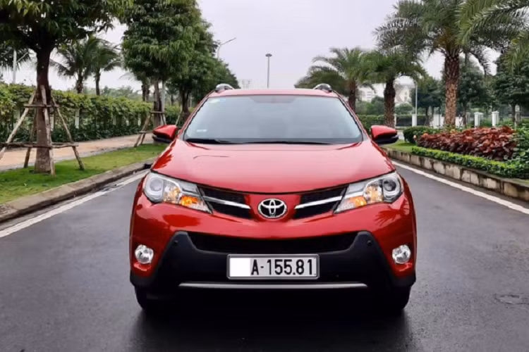 Bên cạnh các công nghệ an toàn chủ động như: chống bó cứng phanh, hỗ trợ phanh, phân phối lực phanh điện tử, kiểm soát ổn định thân xe, kiểm soát lực kéo chủ động...