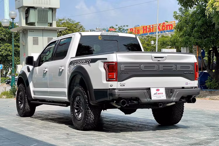Ford F-150 Raptor nhap tu kenh toi 500 trieu giua 