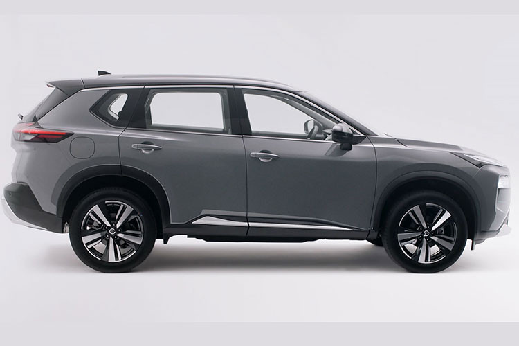 Tuy nhiên, động cơ này hứa hẹn sẽ giúp xe chạy nhanh hơn và tiết kiệm xăng hơn. Ngoài động cơ mới, Nissan X-Trail 2022 về cơ bản là không thay đổi so với trước.