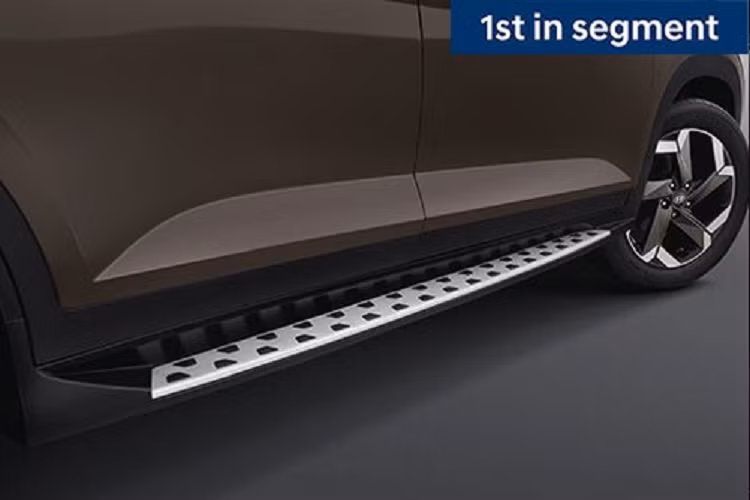 Khi mua Hyundai Alcazar 2021, khách hàng Ấn Độ có thể chọn 1 trong 2 loại động cơ. Đầu tiên là động cơ xăng 4 xi-lanh, dung tích 2.0L, tạo ra công suất tối đa 159 mã lực và mô-men xoắn cực đại 192 Nm.