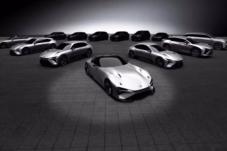 Hiện chưa rõ thời điểm tung ra thị trường và giá xe Lexus Electrified Sport phiên bản thương mại. Chỉ biết rằng, ngoài Electrified Sport, hãng Lexus còn có đến 12 mẫu ô tô điện nữa nằm trong kế hoạch phát triển. Đầu tiên là mẫu crossover chạy điện hạng sang Lexus RZ 450e, dự kiến ra mắt vào năm sau. Tiếp đến là 2 mẫu ôtô điện mang kiểu dáng wagon thực dụng và 1 xe mui trần 4 chỗ.