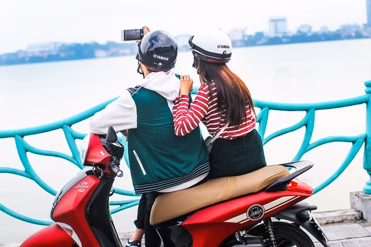 Yamaha Janus - khoi dong nam moi tran day nang luong cho gioi tre