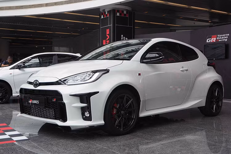 Toyota vừa chính thức giới thiệu một phiên bản đặc biệt hoàn toàn mới cho mẫu xe hiệu năng cao GR Yaris có tên gọi Morizo Selection cho thị trường Nhật Bản. Được biết, ngoài các trang bị đặc biệt, Toyota GR Yaris Morizo Selection 2021 mới cũng sẽ liên tục được cập nhật phần mềm trong năm sau.