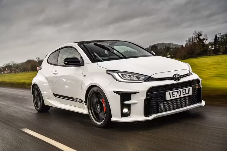 Litchfields Motors đã mua hai nguyên mẫu Toyota GR Yaris 2021 mới để nghiên cứu và phát triển đồng thời bộ khung cùng khối động cơ 3 xy-lanh 1.6L tiêu chuẩn để có khả năng đáp ứng và sản sinh công suất tối đa 300 mã lực, tăng 43 mã lực so với phiên bản ban đầu.