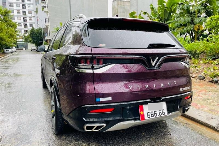 Xe có thể tăng tốc từ 0 - 100km/h trong 6,8 giây trước khi đạt vận tốc tối đa 300 km/h. Kích thước các chiều dài x rộng x cao của President lần lượt là 5.146 x 1.987 x 1.760 (mm), tương đương các mẫu SUV Full-size cao cấp như Lexus LX570 hay BMW X7.