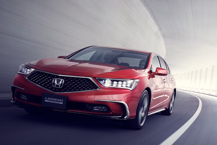 Ngoại hình của xe không khác biệt nhiều so với phiên bản ra mắt năm 2018. Bên trong cản trước có đèn màu xanh lam, biểu thị cho "động cơ xanh". Mâm xe bằng nhôm có thiết kế mới để phần biệt với bản tiêu chuẩn.