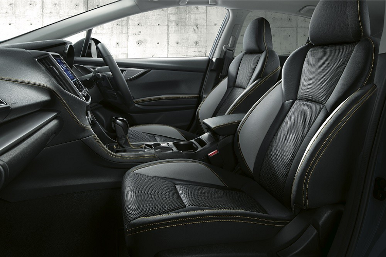 Đặc biệt, hệ thống camera 360 độ hiện đã được trang bị tiêu chuẩn cho mẫu xe này. Bên cạnh đó là camera cập lề, 7 túi khí, hệ thống cân bằng điện tử và hỗ trợ đổ đèo. Tại thị trường Thái Lan, Subaru XV 2022 được chia thành 2 phiên bản là 2.0 iP EyeSight AWD và 2.0 iP GT EyeSight AWD. 