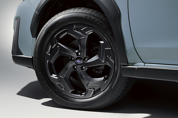 Vào hồi đầu tháng 12/2021, Subaru cũng đã giới thiệu XV mới tại triển lãm Thailand International Motor Expo 2021 diễn ra ở Thái Lan. Khác với xe ở Nhật Bản, Subaru XV 2022 tại thị trường Thái Lan lại dùng động cơ xăng 4 xi-lanh, hút khí tự nhiên, dung tích 2.0L, sản sinh công suất tối đa 156 mã lực tại tua máy 6.000 vòng/phút và mô-men xoắn cực đại 196 Nm tại tua máy 4.000 vòng/phút. 