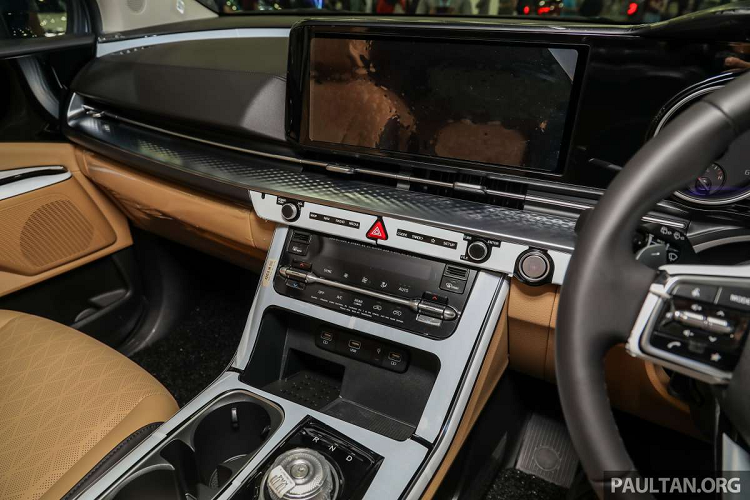 Carnival 2022 tại Malaysia trang bị động cơ diesel tăng áp Smartstream 4cyl 2.2 lít , cho công suất 199 mã lực tại 3.800 vòng/phút và mô-men xoắn 441 Nm từ 1.750 đến 2.750 vòng/phút, kết hợp với hộp số tự động tám cấp.