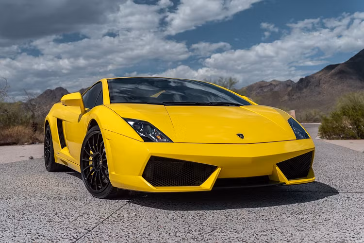 Sieu xe Lamborghini Gallardo so san 240.000 USD, dat hon Huracan