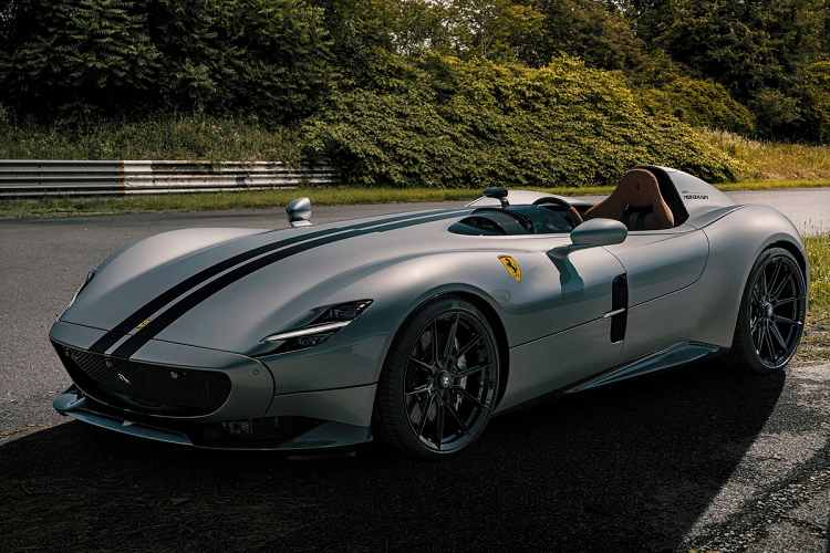 Dựa trên nền tảng của 812 Superfast, Monza SP sở hữu động cơ V12 6.5L mạnh 810 mã lực. Chỉ 499 chiếc được xuất xưởng, mỗi chiếc có giá khởi điểm trên 2 triệu USD.